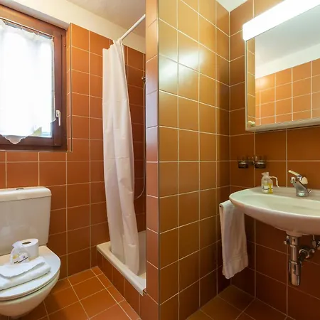 Casa Chiara Muralto With Balcony & Wi‑Fi - Happy Rentals Апартаменты *