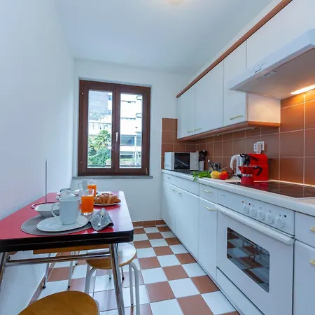 Casa Chiara Muralto With Balcony & Wi‑Fi - Happy Rentals Локарно